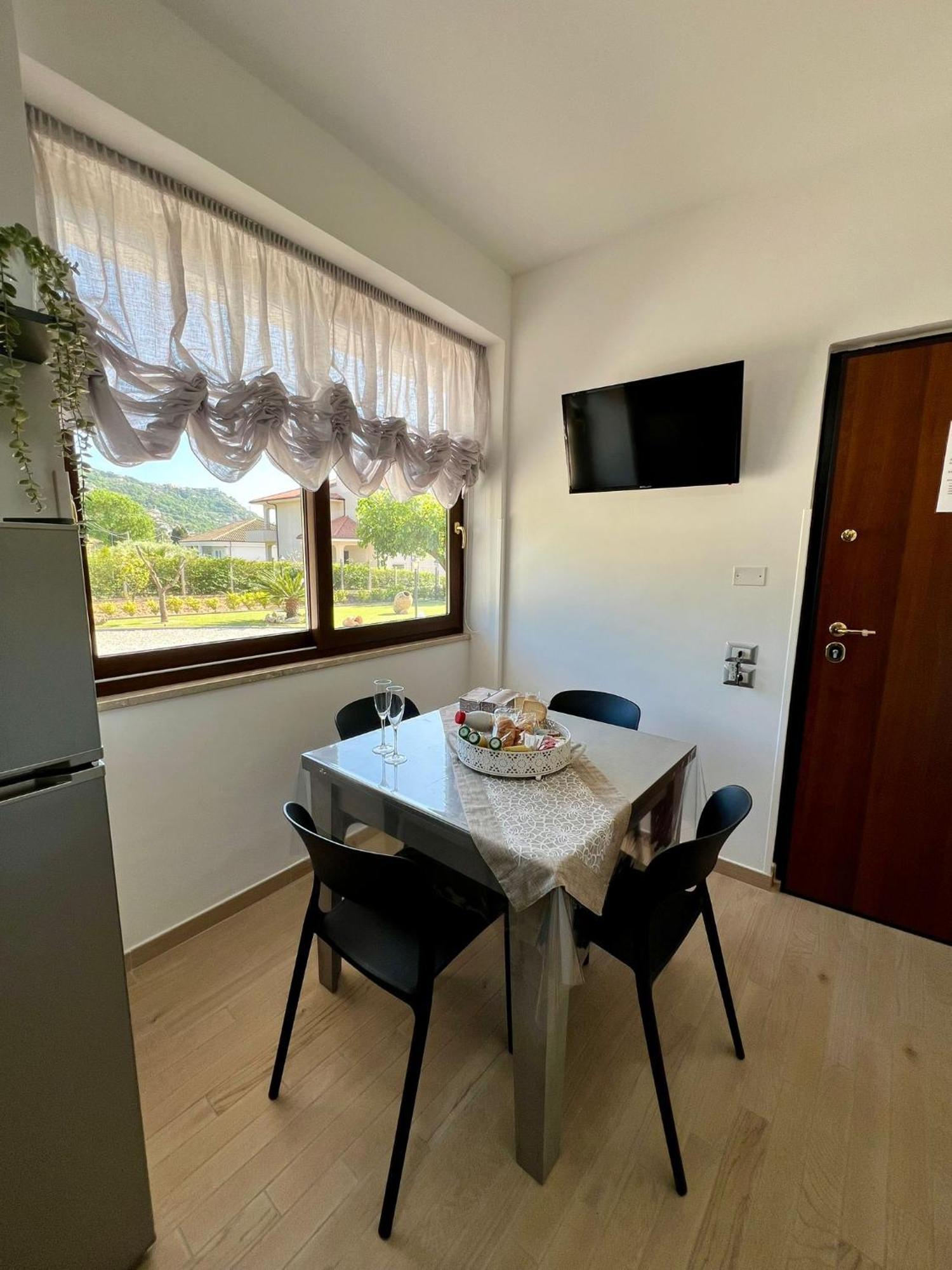 Appartamento a casa di Ale Santa Maria di Castellabate Esterno foto